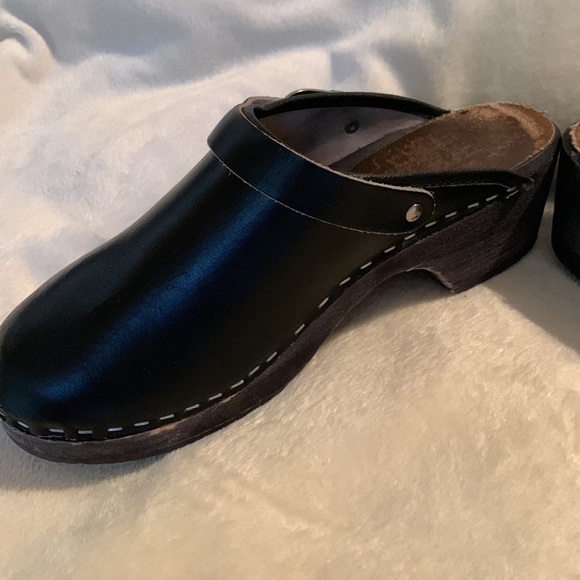 Swedish Clogs: Black Leather: Classic & Timeless 37 EU - 6.5 US Women, & Socks - Picture 5 of 11
